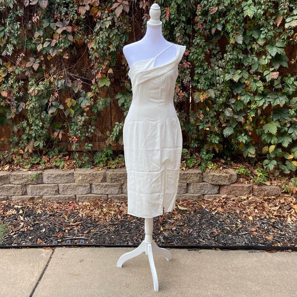 Revolve Superdown Jillian Asymmetric Midi Dress Size Medium Color White - Picture 4 of 7